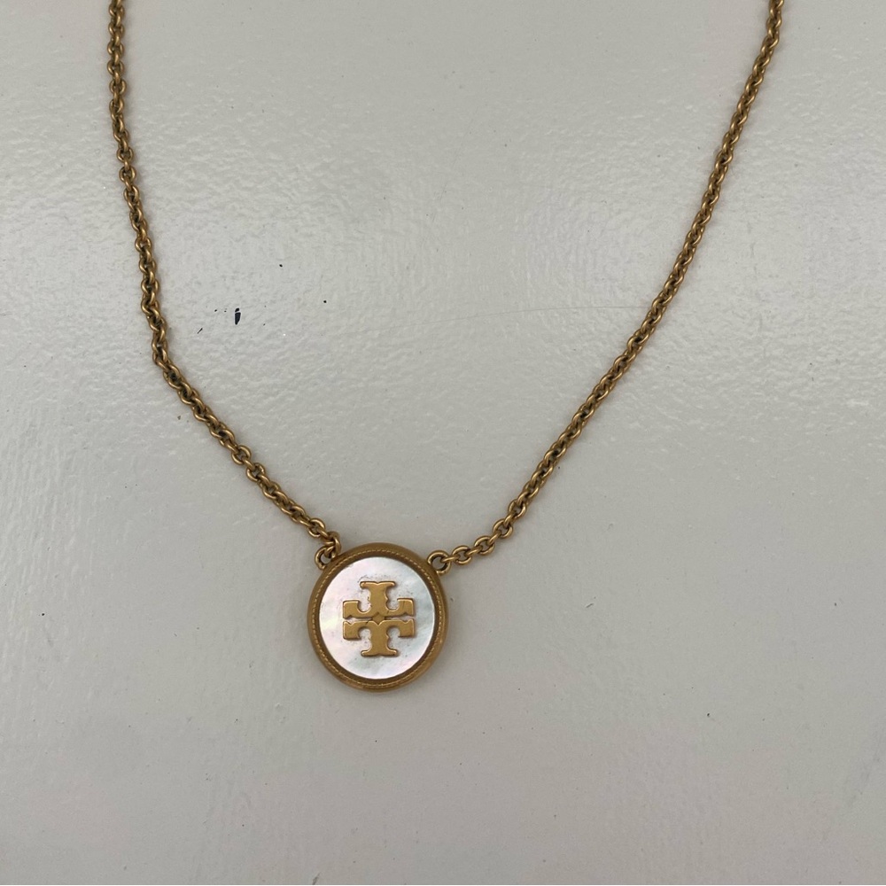 RARE!!! Tory Burch Kira Mother of Pearl Necklace!